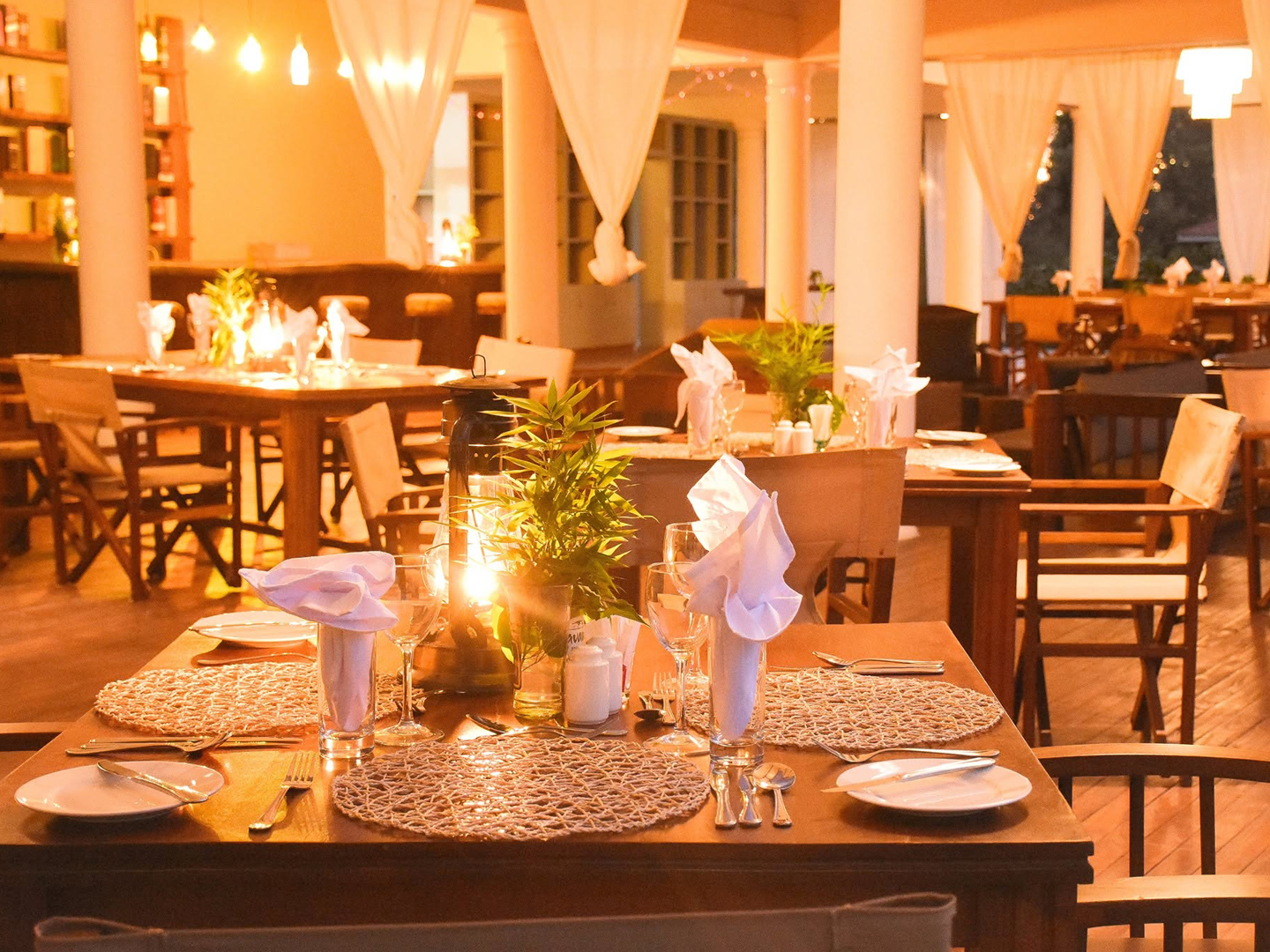 amani-farmhouse-restaurant-main-hall