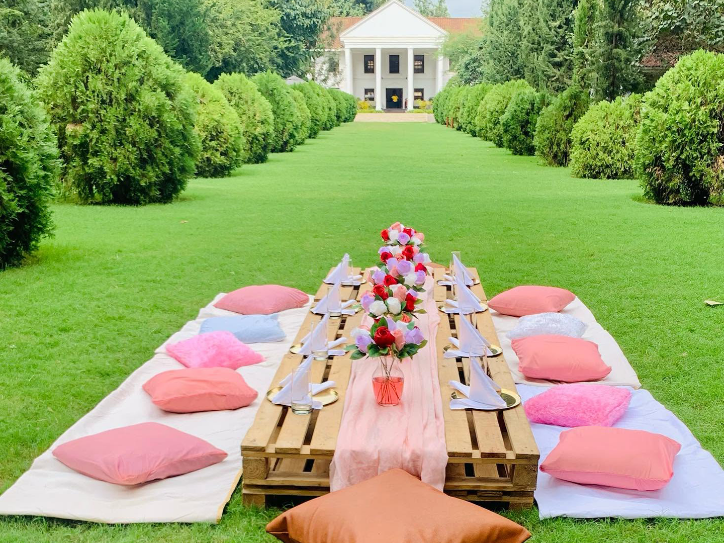 picnic-at-amani-farmhouse-restaurant